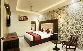 Hotel Red Velvet Suites At Delhi Airport